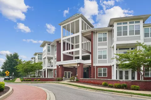 4817 Elmley Pl #4822-303, Waldorf, MD 20603