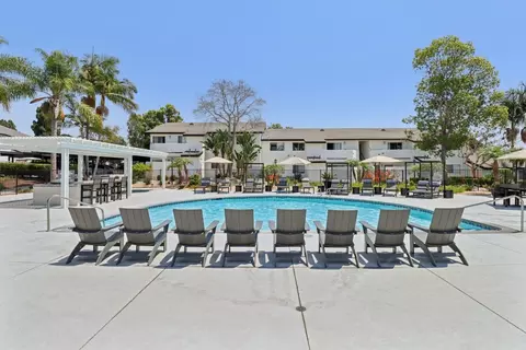 333 N Emerald Dr #G041, Vista, CA 92083