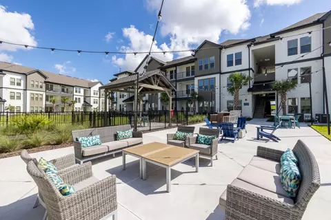 1005 Champions Ridge Dr #09-104, Four Corners, FL 33896