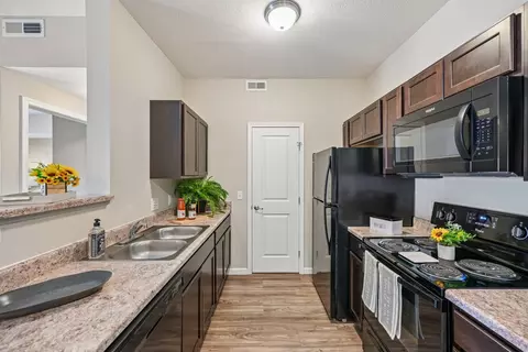 5605 W Broad St #38FAI102, Columbus, OH 43228