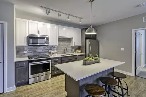1010 Maple Ave #629, Downers Grove, IL 60515