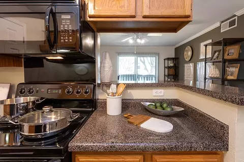 8610 Southwestern Blvd #1002, Dallas, TX 75206