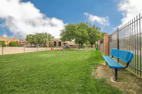 6897 Meadow Crest Dr #2-207, North Richland Hills, TX 76180