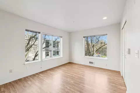 1610 16th Ave #34, Seattle, WA 98122