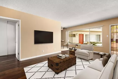 4600 Coliseum St #205, Los Angeles, CA 90016