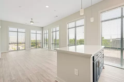 695 Meeting St #303, Charleston, SC 29403