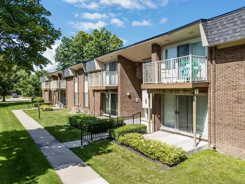 33203 N Manor Dr #0203, Farmington, MI 48336