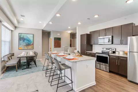 9641 N Ambassador Dr #1709, Kansas City, MO 64154