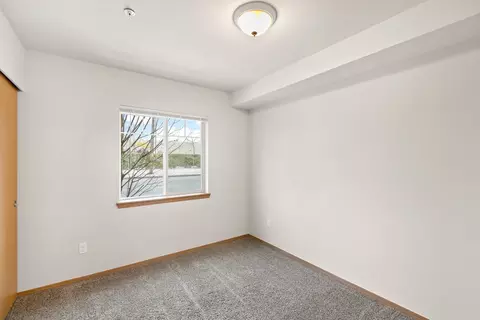 901 E 72nd St #921-2E, Tacoma, WA 98404