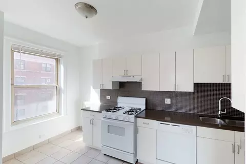 5242 S Hyde Park Blvd #0807, Chicago, IL 60615