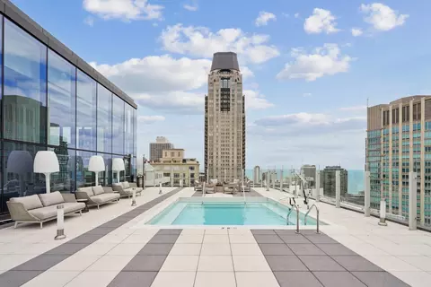 845 N State St #2109, Chicago, IL 60611