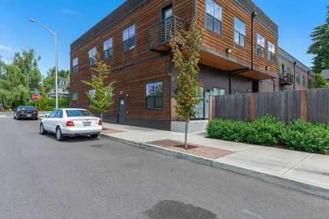 701 E Mcloughlin Blvd #207, Vancouver, WA 98663