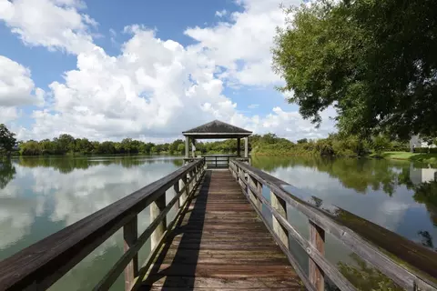 200 Brazoswood Dr #1523, Clute, TX 77531