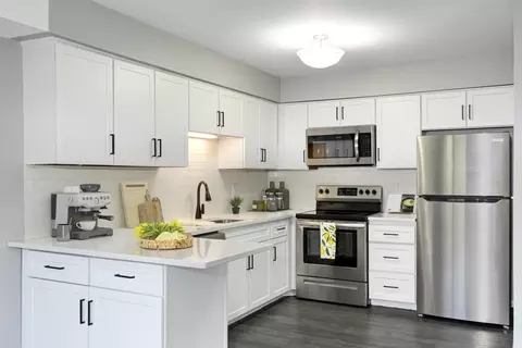 250 Turners Xrd #204, Golden Valley, MN 55416
