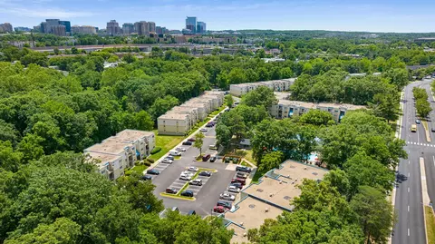 140 Laurel Way # A, Herndon, VA 20170