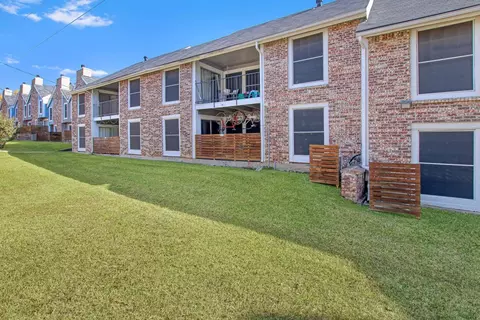 6100 Glenview Dr #6-47, North Richland Hills, TX 76180