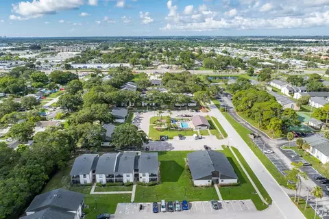 13500 Rodgers Ave #1111, Largo, FL 33771