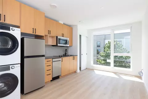 802 5th Ave N #411, Seattle, WA 98109