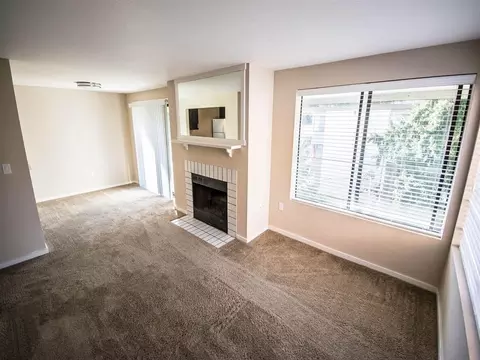 13410 Greenwood Ave N #203, Seattle, WA 98133