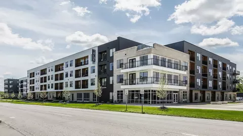 725 2nd St #358, Columbus, IN 47201