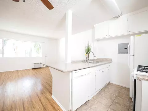 15925 Victory Blvd UNIT 217, Los Angeles, CA 91406