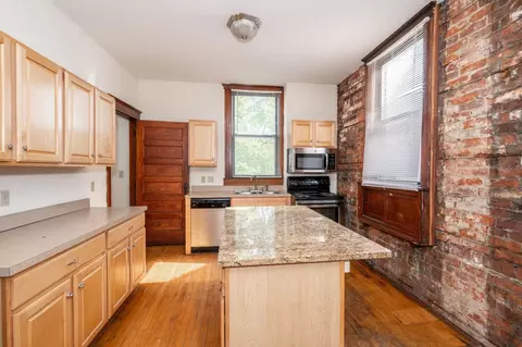 240 E University Ave #240-1, Cincinnati, OH 45219