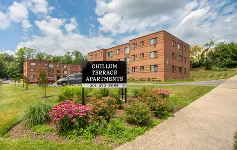621 Sheridan St #623-12, Hyattsville, MD 20783