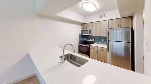 230 E 5th St #1-204, Dallas, TX 75203