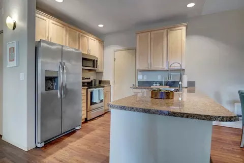 1978 Trosper Rd SW #M-202, Tumwater, WA 98512