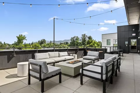 3230 Kinsrow Ave, Eugene, OR 97401