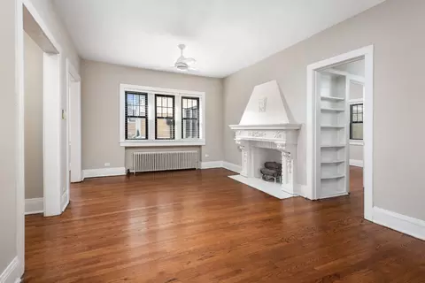 718 W Irving Park Rd #3002, Chicago, IL 60613