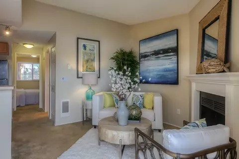 2020 Lake Heights Dr #B304, Everett, WA 98208