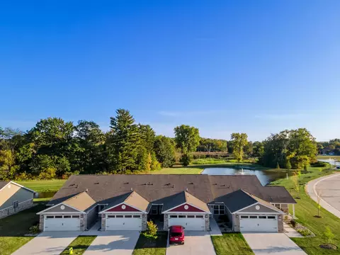 50790 Redwood Dr #33432G, Chesterfield, MI 48047