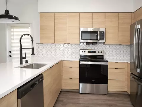 4121 Radford Ave #2-404, Los Angeles, CA 91604