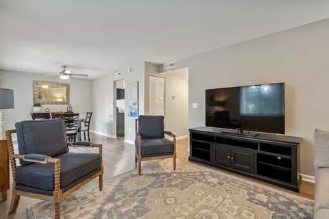 12100 Park Blvd N #109, Seminole, FL 33772
