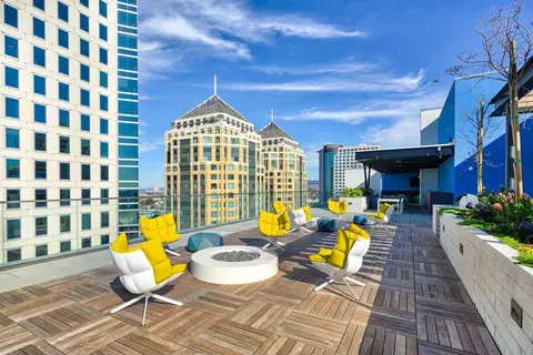 1150 Clay St #903, Oakland, CA 94612