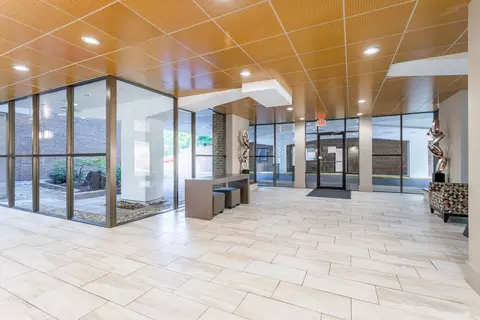 8150 Lakecrest Dr #706, Greenbelt, MD 20770