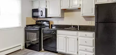47 Tanglewood Dr #6-18, West Warwick, RI 02893