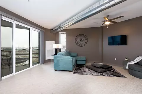 1501 State St #415, Bettendorf, IA 52722