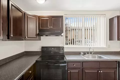 325 N Summit Ave #L06A, Gaithersburg, MD 20877