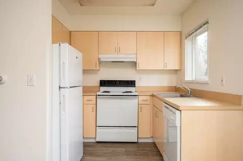 608 NE 87th Ave #F-009, Portland, OR 97220