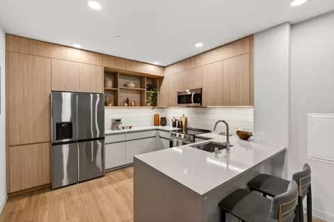 5420 W Sunset Blvd #3501, Los Angeles, CA 90027
