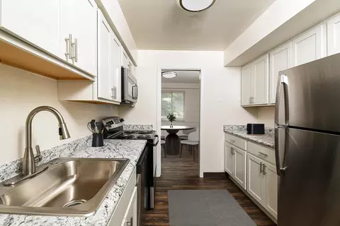 919 Aintree Park Dr #09-101, Mayfield, OH 44143