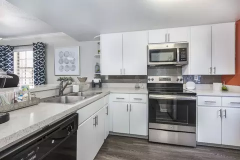 1101 Cambridge Sq #1106, Winter Haven, FL 33880