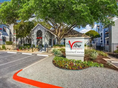 1070 Mearns Meadow Blvd #428, Austin, TX 78758