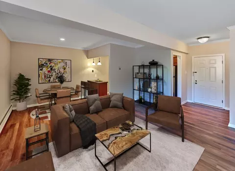25 Chestnut St #201, Haddonfield, NJ 08033