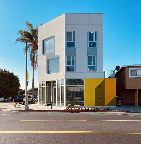 5300 W Adams Blvd #304, Los Angeles, CA 90016