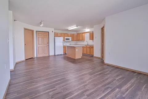 2750 S 38th St #207, Grand Forks, ND 58201