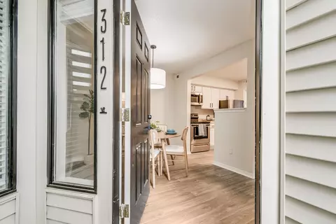 3550 Rainbow Blvd #318, Kansas City, KS 66103