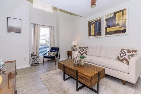 8162 Richmond Ave #27-2703, Houston, TX 77063